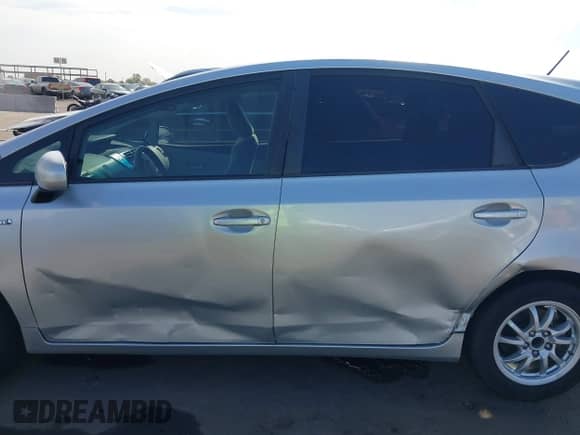 2013 Toyota Prius Two с VIN JTDZN3EU2D3266565, выставлен на аукционе IAAI как лот 43090432 с пробегом 145 546 миль миль и . История ставок и продаж доступна на DreamBid. Изображение 14.