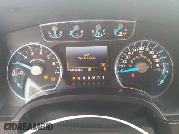 2013 Ford F-150 King Ranch z VIN 1FTFW1ET5DKG24839, wystawiony jako Copart lot #81741535 z przebiegiem 174 619 mil mil oraz Szkoda całkowita • Salvage title. Historia ofert i sprzedaży dostępna na DreamBid. Obrazek 9.