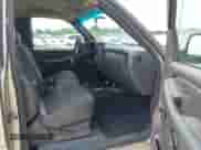 2001 Chevrolet Silverado 1500 с VIN 1GCEC14V41Z120003, выставлен на аукционе IAAI как лот 42349073 с пробегом 216 504 миль миль и . История ставок и продаж доступна на DreamBid. Изображение 5.