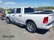 2017 Ram 1500 Express z VIN 3C6RR6KT5HG591934, wystawiony jako IAAI lot #41866623 z przebiegiem 88 183 mil mil oraz . Historia ofert i sprzedaży dostępna na DreamBid. Obrazek 3.