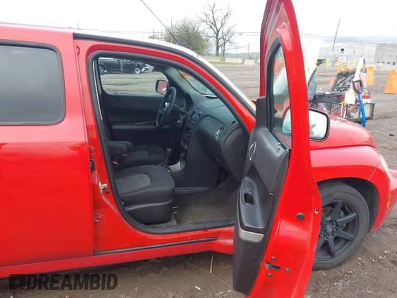 2011 Chevrolet HHR 1LT with VIN 3GNBABFW6BS601137, listed as a IAAI auction lot 43551102 with 159,836 mi miles and . Bid and sale history available at DreamBid. Image 5.