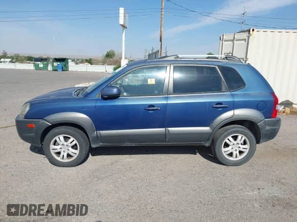 2007 Hyundai Tucson SE z VIN KM8JN12D97U567267, wystawiony jako IAAI lot #42374897 z przebiegiem 230 447 mil mil oraz . Historia ofert i sprzedaży dostępna na DreamBid. Obrazek 14.