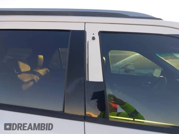 2017 Ford Explorer Limited z VIN 1FM5K7F84HGB52576, wystawiony jako IAAI lot #43584022 z przebiegiem 53 319 mil mil oraz . Historia ofert i sprzedaży dostępna na DreamBid. Obrazek 17.