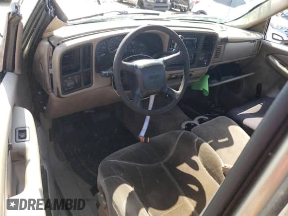 2002 GMC Sierra 1500 z VIN 1GTEC14W02Z290420, wystawiony jako Copart lot #65817084 z przebiegiem 273 128 mil mil oraz Szkoda całkowita • Salvage title. Historia ofert i sprzedaży dostępna na DreamBid. Obrazek 8.