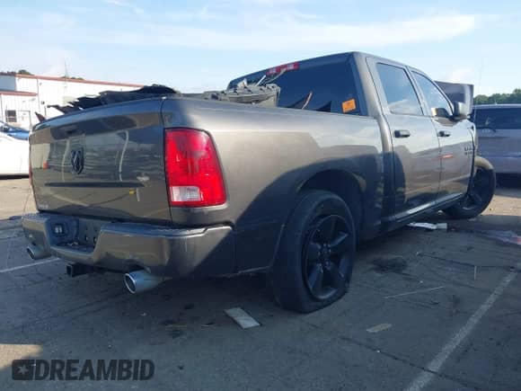 2020 Ram 1500 Tradesman z VIN 3C6RR6KT8LG224700, wystawiony jako IAAI lot #42875553 z przebiegiem Nie podano mil oraz . Historia ofert i sprzedaży dostępna na DreamBid. Obrazek 4.