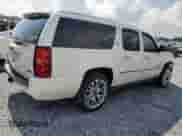 2010 Chevrolet Suburban LTZ с VIN 1GNUCKE03AR288355, выставлен на аукционе Copart как лот 58833465 с пробегом 216 267 миль миль и Списание • Salvage title. История ставок и продаж доступна на DreamBid. Изображение 3.