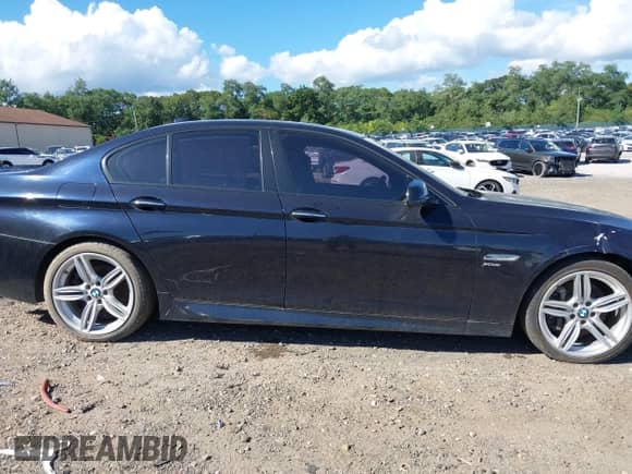 2012 BMW 5 Series 535i xDrive с VIN WBAFU7C53CDU59466, выставлен на аукционе IAAI как лот 43124674 с пробегом 143 436 миль миль и . История ставок и продаж доступна на DreamBid. Изображение 13.