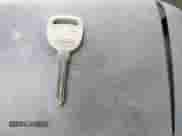 2004 GMC Sierra 1500 SLE z VIN 2GTEK13TX41417048, wystawiony jako IAAI lot #42403447 z przebiegiem 222 760 mil mil oraz . Historia ofert i sprzedaży dostępna na DreamBid. Obrazek 11.