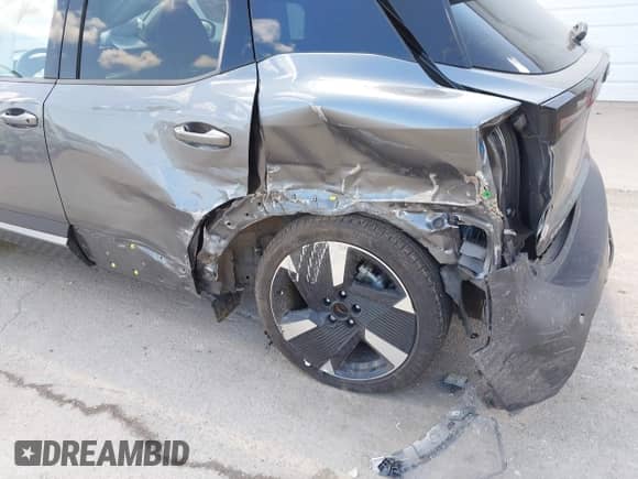 2025 Nissan Kicks SR with VIN 3N8AP6DAXSL310074, listed as a IAAI auction lot 42024202 with 17,167 mi miles and . Bid and sale history available at DreamBid. Image 6.