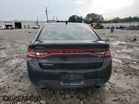 2015 Dodge Dart SXT z VIN 1C3CDFBB3FD337383, wystawiony jako Copart lot #70114755 z przebiegiem 134 393 mil mil oraz Szkoda całkowita • Salvage title. Historia ofert i sprzedaży dostępna na DreamBid. Obrazek 6.