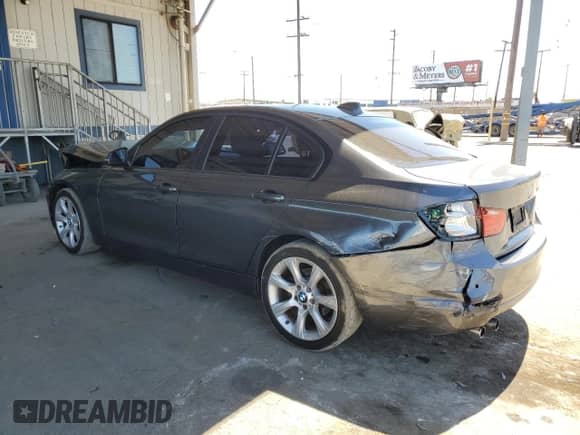 2015 BMW 3 Series 328i с VIN WBA3C1C56FP852724, выставлен на аукционе Copart как лот 71791085 с пробегом 134 985 миль миль и Списание • Salvage title. История ставок и продаж доступна на DreamBid. Изображение 2.