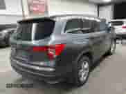 2017 Honda Pilot LX z VIN 5FNYF5H11HB041262, wystawiony jako IAAI lot #42660565 z przebiegiem 108 235 mil mil oraz . Historia ofert i sprzedaży dostępna na DreamBid. Obrazek 4.