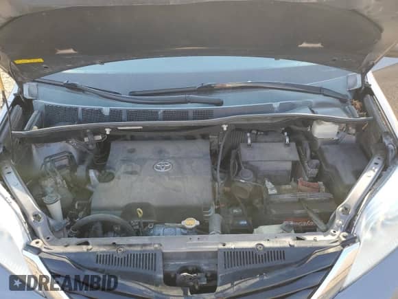 2014 Toyota Sienna LE AAS z VIN 5TDKK3DC6ES447266, wystawiony jako Copart lot #71686765 z przebiegiem 137 651 mil mil oraz Szkoda całkowita • Salvage title. Historia ofert i sprzedaży dostępna na DreamBid. Obrazek 12.