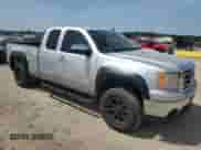 2010 GMC Sierra 1500 SLE z VIN 1GTSKVE38AZ281299, wystawiony jako Copart lot #68891555 z przebiegiem 202 105 mil mil oraz Szkoda całkowita • Salvage title. Historia ofert i sprzedaży dostępna na DreamBid. Obrazek 4.