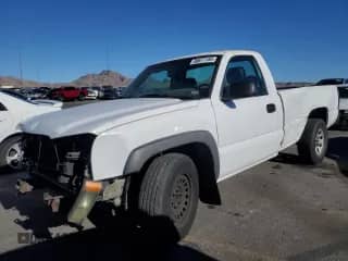 2006 Chevrolet Silverado 1500 Work Truck z VIN 3GCEC14V16G209180, wystawiony jako Copart lot #88677185 z przebiegiem 226 724 mil mil oraz Szkoda całkowita • Salvage title. Historia ofert i sprzedaży dostępna na DreamBid. Obrazek 1.