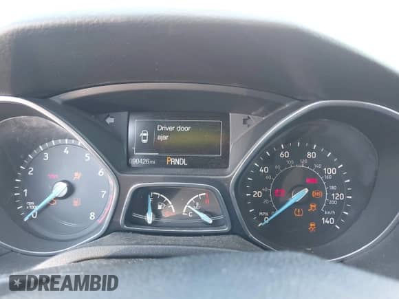 2015 Ford Focus SE z VIN 1FADP3K21FL244864, wystawiony jako IAAI lot #43424985 z przebiegiem 90 426 mil mil oraz . Historia ofert i sprzedaży dostępna na DreamBid. Obrazek 7.