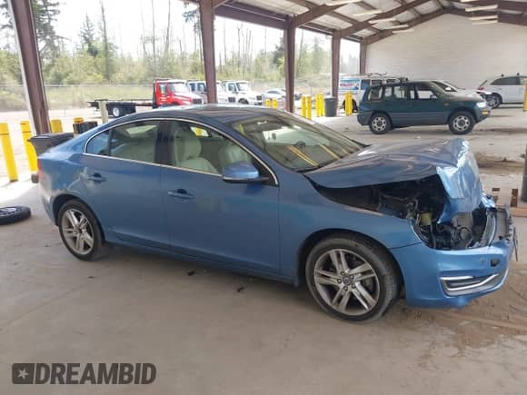 2015 Volvo S60 T5 Premier Plus с VIN YV1612TC1F1309076, выставлен на аукционе IAAI как лот 42532423 с пробегом 79 357 миль миль и . История ставок и продаж доступна на DreamBid. Изображение 14.