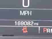 2015 Chevrolet Suburban LT z VIN 1GNSCJKCXFR700715, wystawiony jako IAAI lot #42748716 z przebiegiem 169 082 mil mil oraz . Historia ofert i sprzedaży dostępna na DreamBid. Obrazek 16.