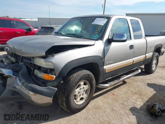 2001 Chevrolet Silverado 1500 LS z VIN 2GCEK19T411311519, wystawiony jako IAAI lot #43332797 z przebiegiem 180 303 mil mil oraz . Historia ofert i sprzedaży dostępna na DreamBid. Obrazek 18.