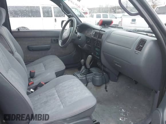 2000 Toyota Tacoma with VIN 4TAWM72N6YZ683194, listed as a IAAI auction lot 42113384 with 174,601 mi miles and . Bid and sale history available at DreamBid. Image 5.