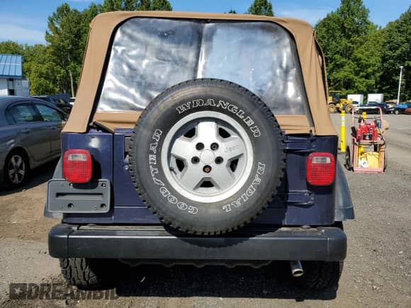 1998 Jeep Wrangler SE z VIN 1J4FY29P6WP730343, wystawiony jako Copart lot #80828465 z przebiegiem 139 129 mil mil oraz Szkoda całkowita • Salvage title. Historia ofert i sprzedaży dostępna na DreamBid. Obrazek 6.