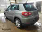 2010 Volkswagen Tiguan с VIN WVGBV9AX1AW510300, выставлен на аукционе Copart как лот 49428965 с пробегом 63 871 миль миль и Списание • Salvage title. История ставок и продаж доступна на DreamBid. Изображение 2.