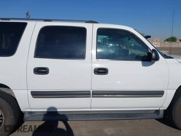 2005 Chevrolet Suburban LT with VIN 3GNEC16Z35G156200, listed as a IAAI auction lot 42543464 with 134,457 mi miles and . Bid and sale history available at DreamBid. Image 13.