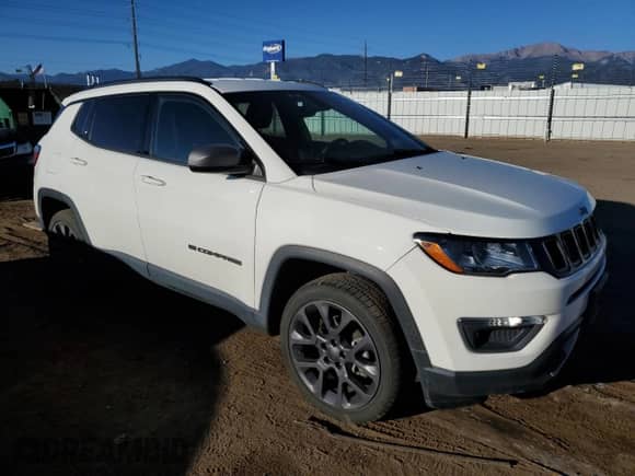 2021 Jeep Compass 80th Anniversary with VIN 3C4NJDEB5MT570623, listed as a Copart auction lot 85133655 with 56,952 mi miles and Salvage title. Bid and sale history available at DreamBid. Image 4.