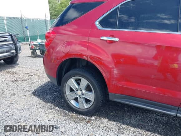 2015 Chevrolet Equinox LT z VIN 2GNFLFE30F6116118, wystawiony jako IAAI lot #42255499 z przebiegiem 122 361 mil mil oraz . Historia ofert i sprzedaży dostępna na DreamBid. Obrazek 18.