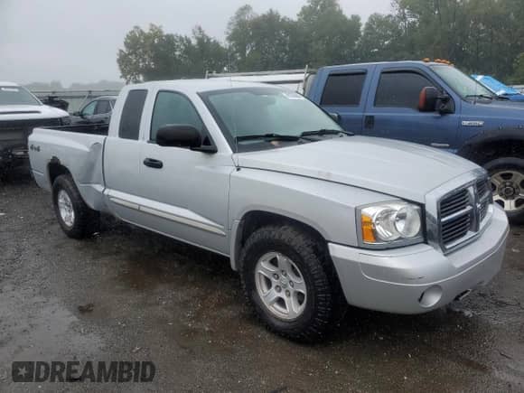 2005 Dodge Dakota with VIN 1D7HW52N25S155416, listed as a Copart auction lot 81235645 with 57,512 mi miles and Clean title. Bid and sale history available at DreamBid. Image 4.