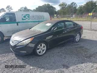 2011 Hyundai Sonata SE z VIN 5NPEC4AC1BH007848, wystawiony jako IAAI lot #43401851 z przebiegiem 141 827 mil mil oraz . Historia ofert i sprzedaży dostępna na DreamBid. Obrazek 2.