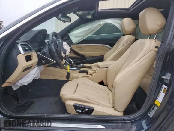 2019 BMW 4 Series 440i z VIN WBA4W7C51KAG53059, wystawiony jako Copart lot #51859375 z przebiegiem 61 584 mil mil oraz Szkoda całkowita • Salvage title. Historia ofert i sprzedaży dostępna na DreamBid. Obrazek 7.