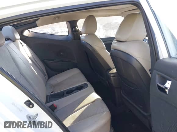 2012 Hyundai Veloster w/Gray Int z VIN KMHTC6AD3CU051669, wystawiony jako IAAI lot #41421833 z przebiegiem 170 000 mil mil oraz . Historia ofert i sprzedaży dostępna na DreamBid. Obrazek 8.