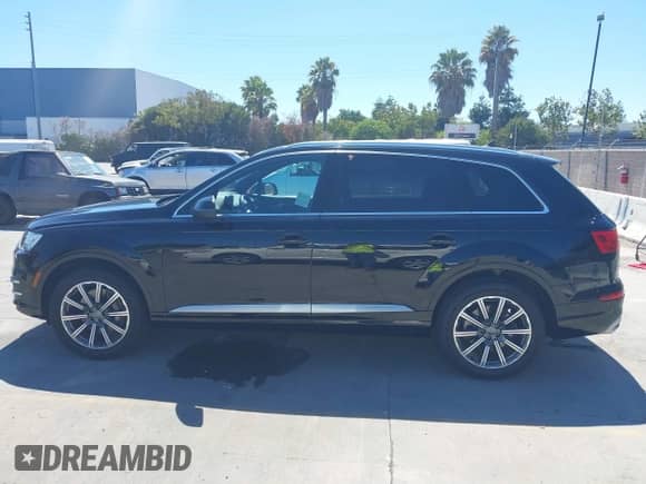 2017 Audi Q7 Premium Plus with VIN WA1LAAF72HD022343, listed as a IAAI auction lot 43039872 with 120,762 mi miles and . Bid and sale history available at DreamBid. Image 14.