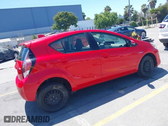 2015 Toyota Prius One z VIN JTDKDTB3XF1114578, wystawiony jako IAAI lot #42831122 z przebiegiem 52 053 mil mil oraz . Historia ofert i sprzedaży dostępna na DreamBid. Obrazek 4.