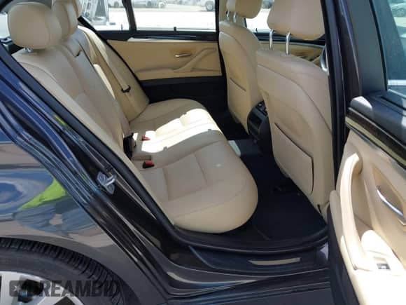 2016 BMW 5 Series 535d с VIN WBAXA5C52GG042569, выставлен на аукционе IAAI как лот 43272270 с пробегом 99 898 миль миль и . История ставок и продаж доступна на DreamBid. Изображение 8.