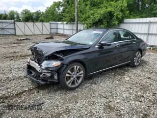 2017 Mercedes-Benz C 300 с VIN 55SWF4JB7HU208260, выставлен на аукционе Copart как лот 64809835 с пробегом 91 538 миль миль и Списание • Salvage title. История ставок и продаж доступна на DreamBid. Изображение 1.