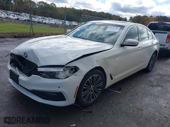 2017 BMW 5 Series 530i xDrive с VIN WBAJA7C30HWA70963, выставлен на аукционе IAAI как лот 43555246 с пробегом 142 310 миль миль и . История ставок и продаж доступна на DreamBid. Изображение 19.