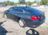 2018 Chevrolet Malibu LT z VIN 1G1ZD5ST8JF166998, wystawiony jako IAAI lot #43354038 z przebiegiem 100 794 mil mil oraz . Historia ofert i sprzedaży dostępna na DreamBid. Obrazek 3.