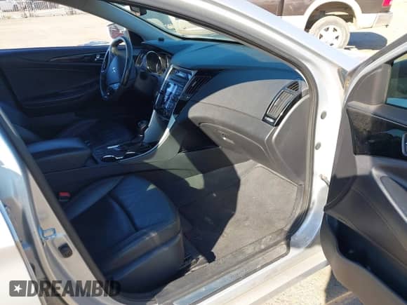 2013 Hyundai Sonata Limited z VIN 5NPEC4AC4DH528856, wystawiony jako IAAI lot #43439511 z przebiegiem 165 269 mil mil oraz . Historia ofert i sprzedaży dostępna na DreamBid. Obrazek 5.