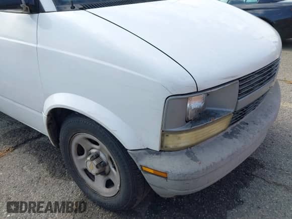 2004 Chevrolet Astro Cargo with VIN 1GCDM19X84B114902, listed as a IAAI auction lot 42783098 with 237,229 mi miles and . Bid and sale history available at DreamBid. Image 6.