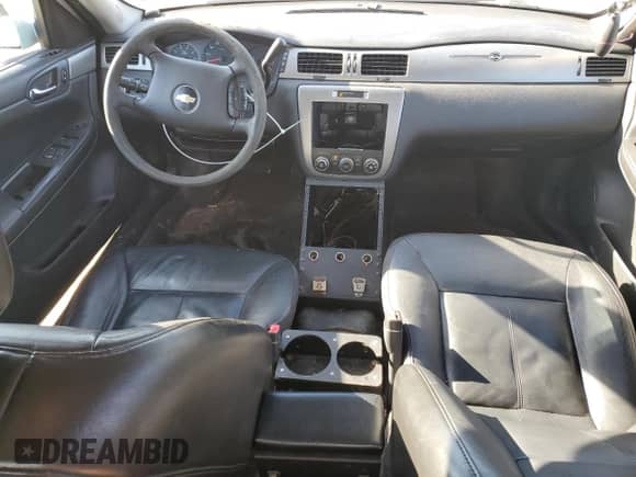 2016 Chevrolet Impala Police Police z VIN 2G1WD5E36G1102778, wystawiony jako Copart lot #43714145 z przebiegiem 76 554 mil mil oraz Czysty tytuł • Clean title. Historia ofert i sprzedaży dostępna na DreamBid. Obrazek 8.