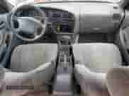 1996 Toyota Camry DX z VIN 4T1BG12K7TU811280, wystawiony jako Copart lot #72037795 z przebiegiem 110 064 mil mil oraz Szkoda całkowita • Salvage title. Historia ofert i sprzedaży dostępna na DreamBid. Obrazek 8.