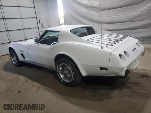 1976 Chevrolet Corvette z VIN 1Z37L6S431055, wystawiony jako Copart lot #87261155 z przebiegiem 19 491 mil mil oraz Czysty tytuł • Clean title. Historia ofert i sprzedaży dostępna na DreamBid. Obrazek 2.