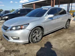 2014 Honda Accord EX z VIN 1HGCR2F79EA188197, wystawiony jako Copart lot #89635345 z przebiegiem 230 682 mil mil oraz Szkoda całkowita • Salvage title. Historia ofert i sprzedaży dostępna na DreamBid. Obrazek 1.