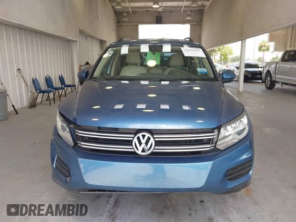 2017 Volkswagen Tiguan S с VIN WVGAV7AX4HW513251, выставлен на аукционе IAAI как лот 42830203 с пробегом Не указан миль и . История ставок и продаж доступна на DreamBid. Изображение 12.