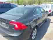 2016 Volvo S60 T5 Drive-E Premier z VIN YV126MFK4G2399690, wystawiony jako IAAI lot #42043307 z przebiegiem 100 647 mil mil oraz . Historia ofert i sprzedaży dostępna na DreamBid. Obrazek 4.
