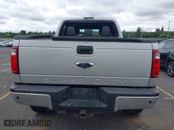 2013 Ford F-250 XL z VIN 1FT7W2BTXDEA46850, wystawiony jako IAAI lot #42983900 z przebiegiem 254 813 mil mil oraz . Historia ofert i sprzedaży dostępna na DreamBid. Obrazek 17.