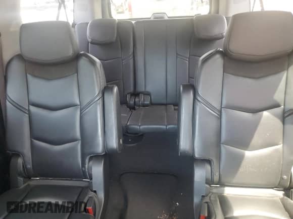 2015 Cadillac Escalade ESV Luxury с VIN 1GYS4HKJ1FR168990, выставлен на аукционе Copart как лот 59574865 с пробегом 164 840 миль миль и Списание • Salvage title. История ставок и продаж доступна на DreamBid. Изображение 10.