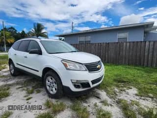 2017 Chevrolet Traverse LS z VIN 1GNKRFED9HJ142616, wystawiony jako Copart lot #85748535 z przebiegiem 105 721 mil mil oraz Czysty tytuł • Clean title. Historia ofert i sprzedaży dostępna na DreamBid. Obrazek 1.